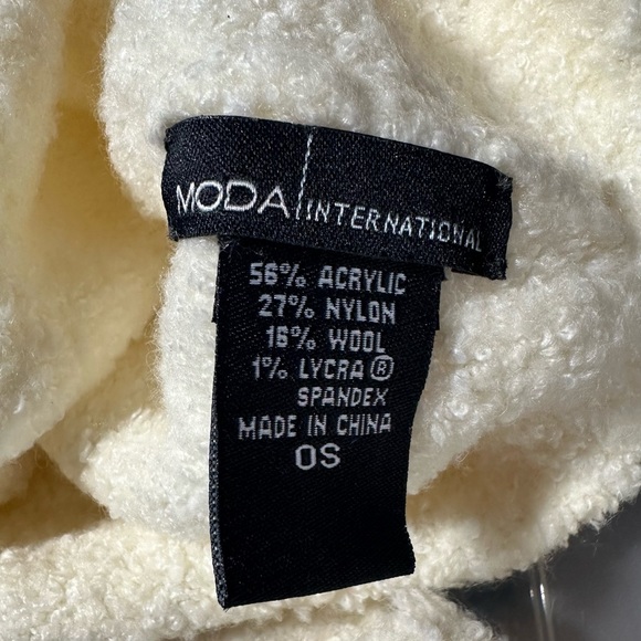 Cowl Neck/Off-The-Shoulder Sweater, Pom-Pom Beanie, and Gloves Set - Picture 6 of 6